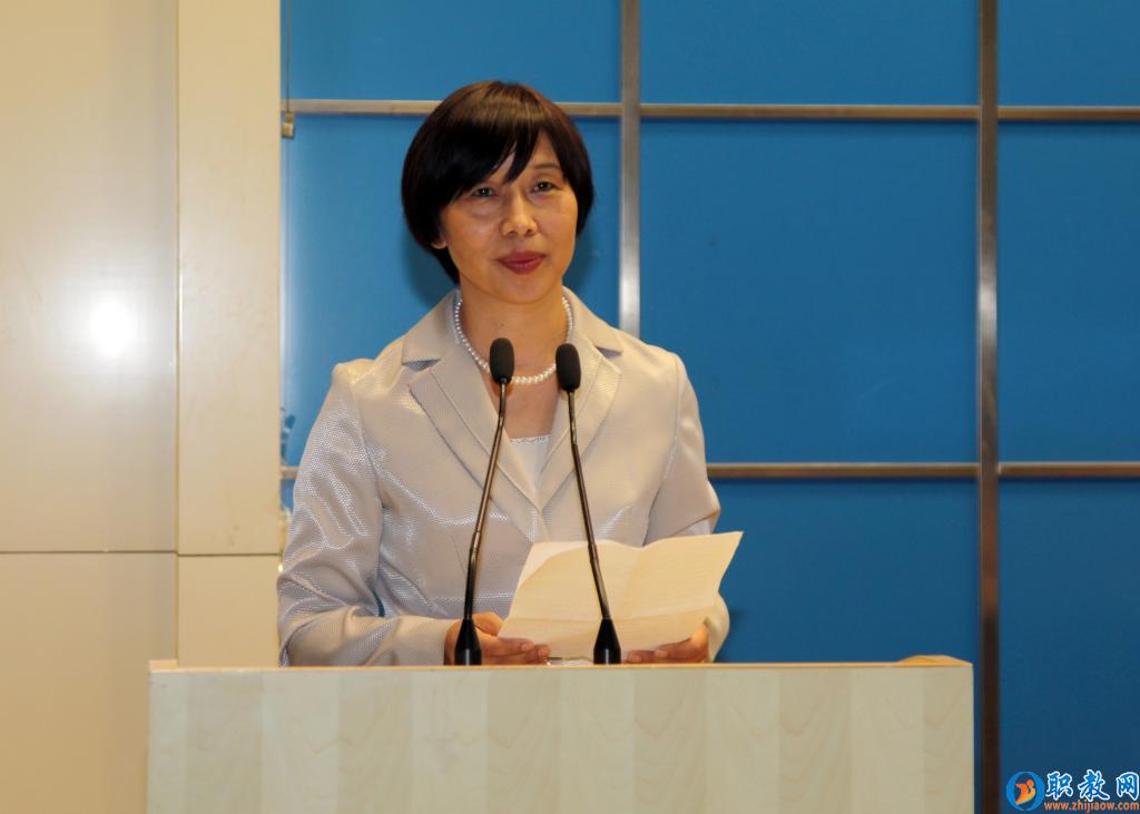院长张晓云致辞