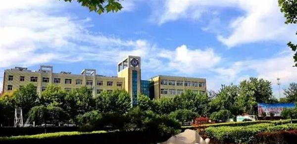 河北经济管理学校怎样支持学生们就业或创业吗？