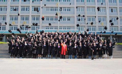 济南护理学校招收哪些学生？