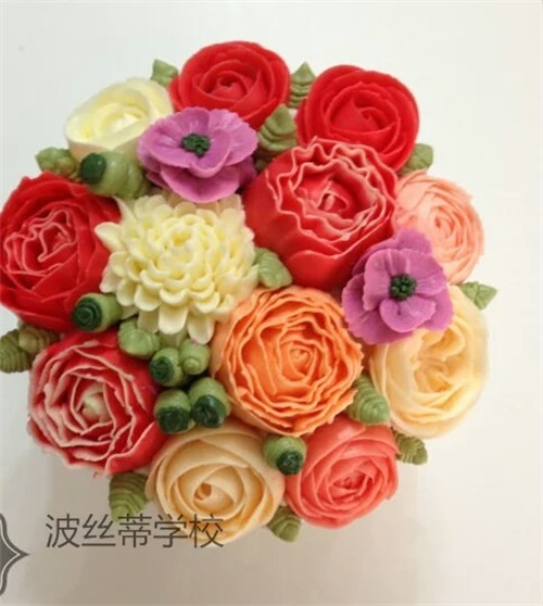 烟台波斯蒂糕点培训学校韩式裱花班开班啦！赶快来围观！
