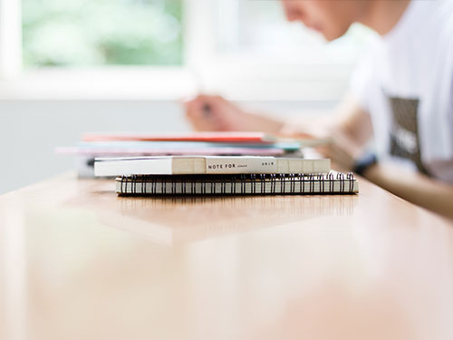 高中毕业生能通过成人教育考取本科学历吗？哪家学校可以报名？