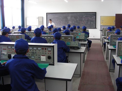中国洛阳一拖技师学院有哪些优势？